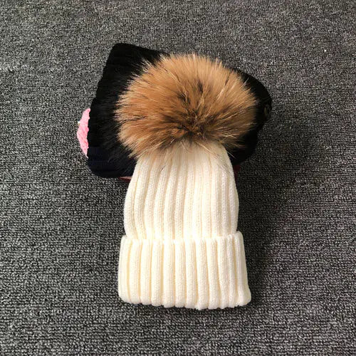 Gorro de Invierno Tejido para Mujer con Pom Pom