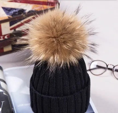 Gorro de Invierno Tejido para Mujer con Pom Pom