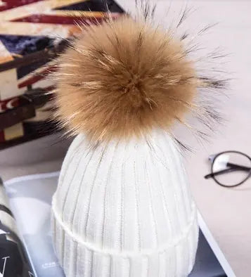 Gorro de Invierno Tejido para Mujer con Pom Pom